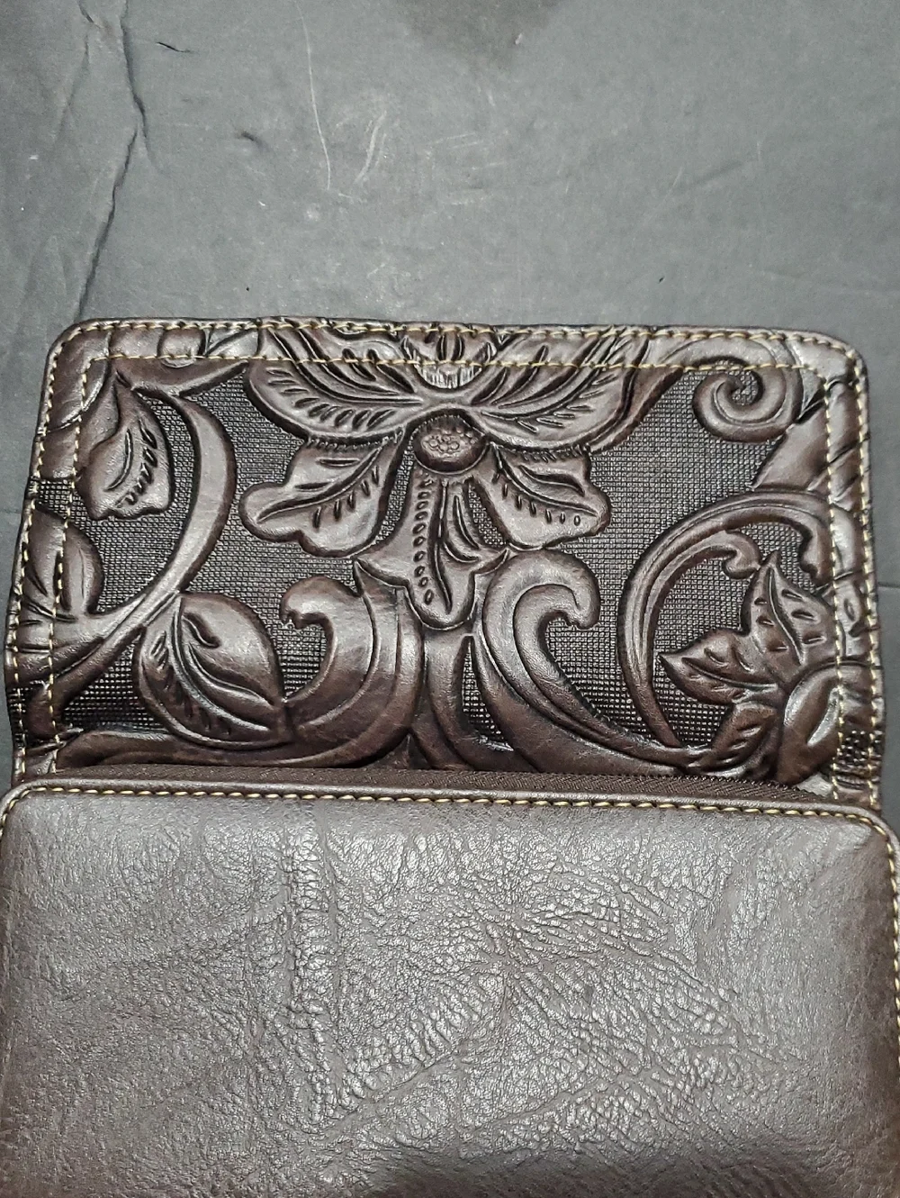 B.O.C intricate floral‎ pattern chocolate brown trifold wallet brand new